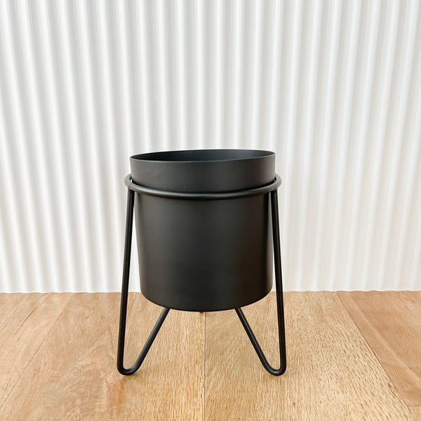 Luca Planter on Stand - Black